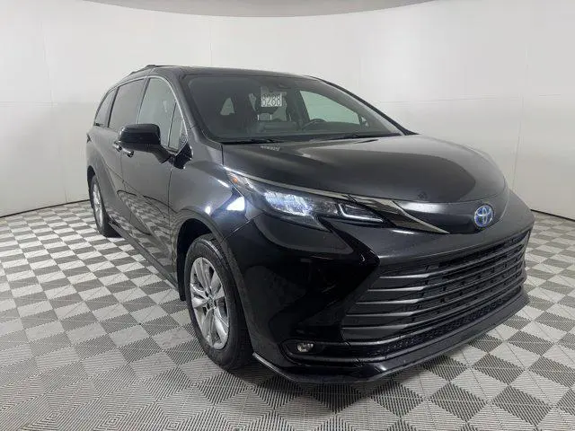 2023 Toyota Sienna Woodland Edition