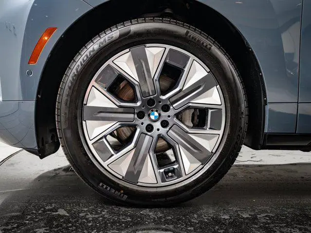 2026 BMW iX xDrive45