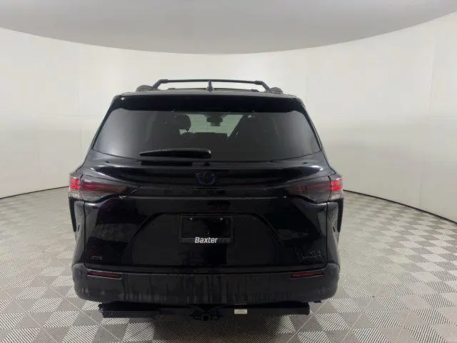 2023 Toyota Sienna Woodland Edition