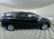 2023 Toyota Sienna Woodland Edition