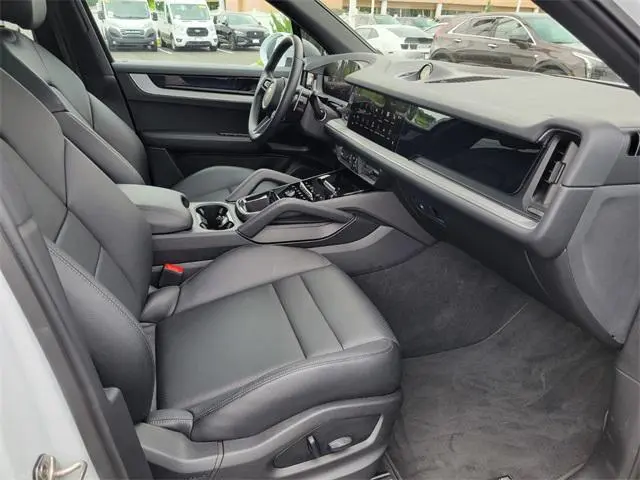 2024 Porsche Cayenne Base