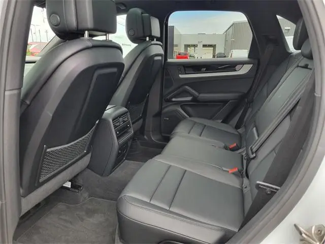 2024 Porsche Cayenne Base