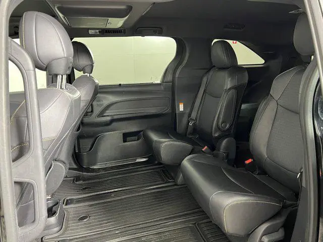 2023 Toyota Sienna Woodland Edition