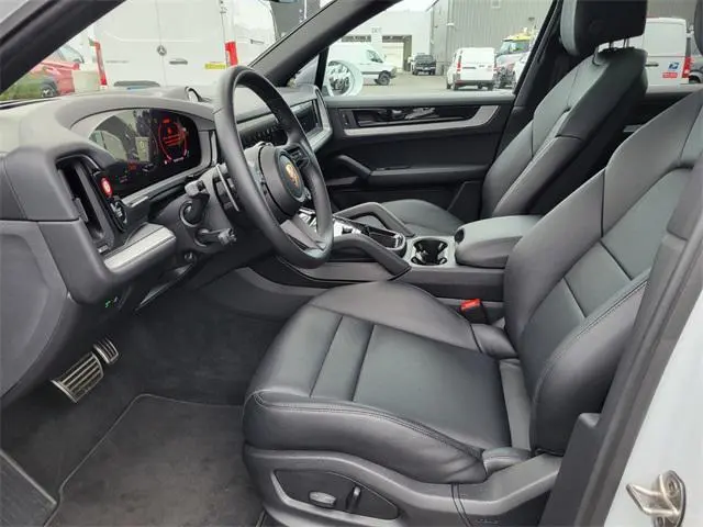 2024 Porsche Cayenne Base