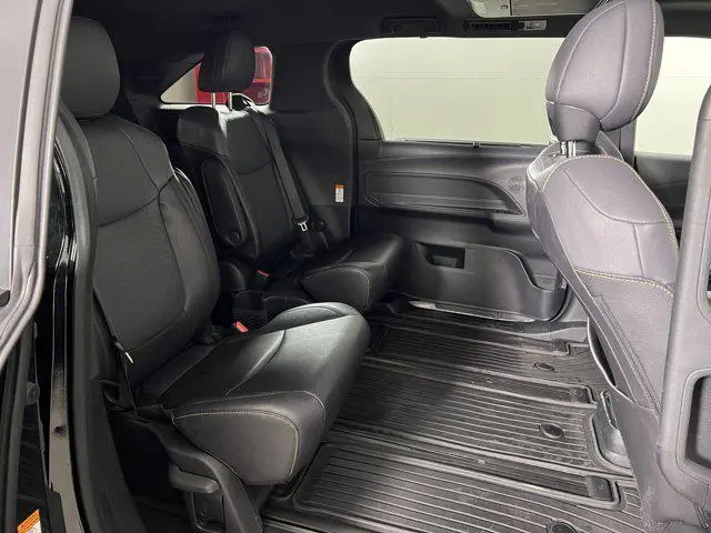 2023 Toyota Sienna Woodland Edition