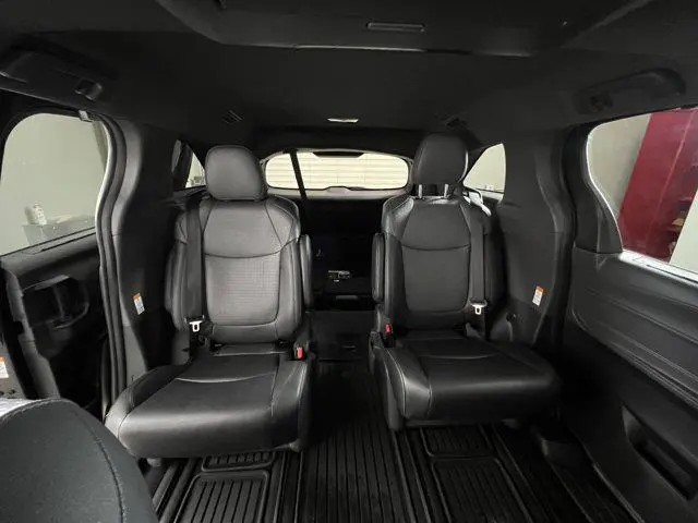 2023 Toyota Sienna Woodland Edition