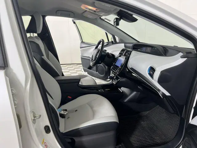 2022 Toyota Prius XLE