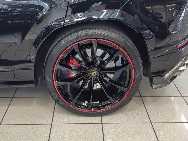Lamborghini Urus AWD