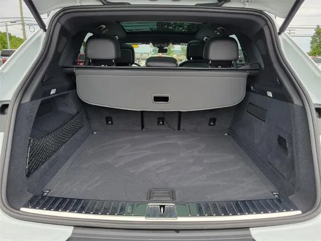 2024 Porsche Cayenne Base