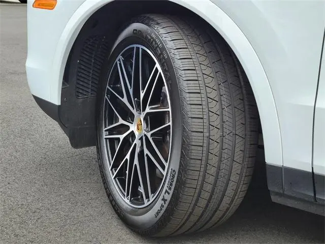 2024 Porsche Cayenne Base
