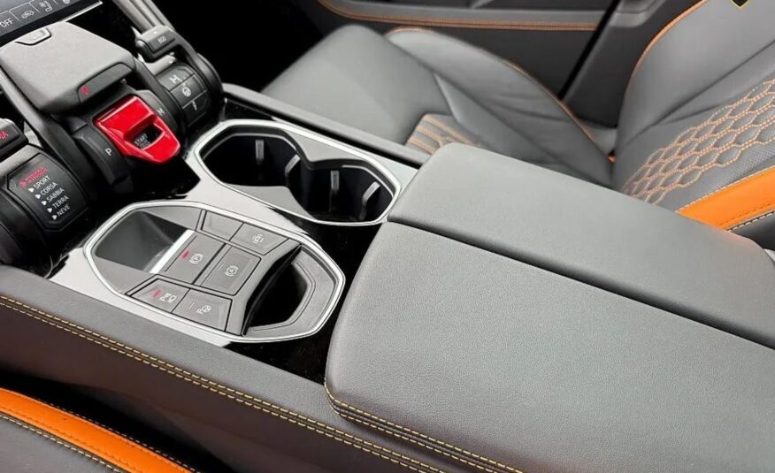 LAMBORGHINI URUS S