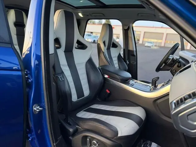 2017 Land Rover Range Rover Sport 5.0L Supercharged SVR