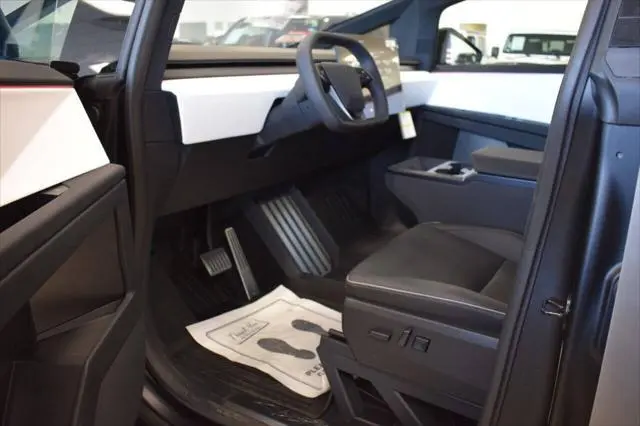 2024 Tesla Cybertruck All-Wheel Drive