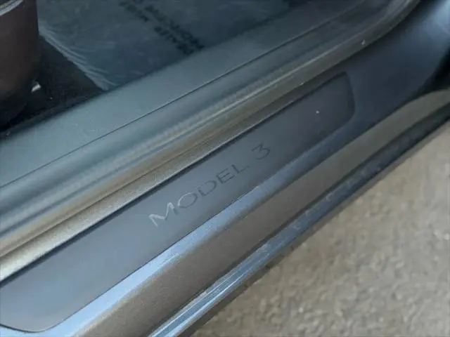2022 Tesla Model 3 Standard Range