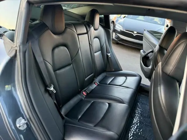 2022 Tesla Model 3 Standard Range