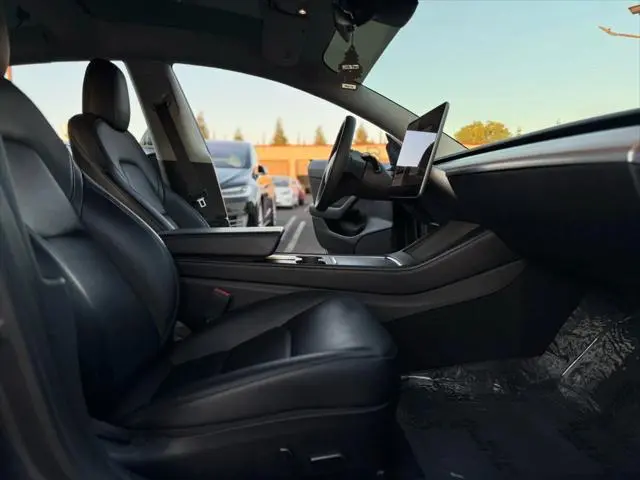 2022 Tesla Model 3 Standard Range