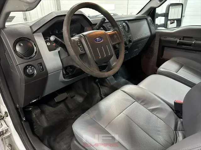 Ford F-350 XL