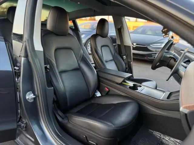 2022 Tesla Model 3 Standard Range