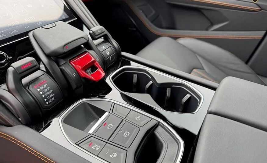 LAMBORGHINI URUS S