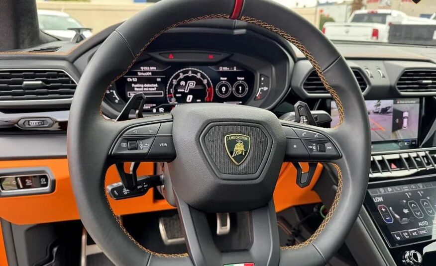 LAMBORGHINI URUS S