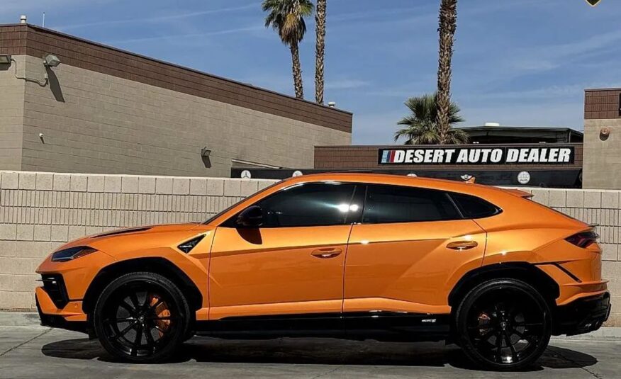 LAMBORGHINI URUS S