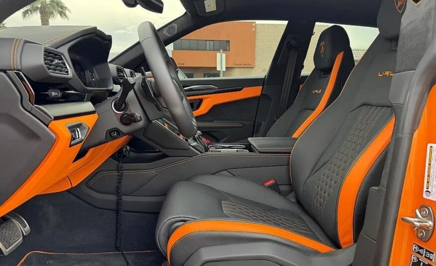 LAMBORGHINI URUS S