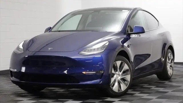 2022 Tesla Model Y Long Range Dual Motor All-Wheel Drive