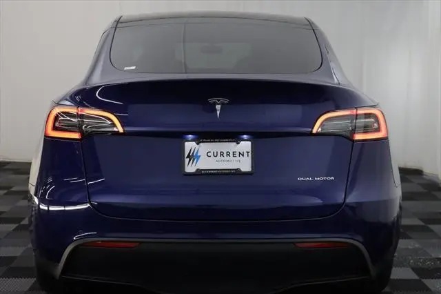 2022 Tesla Model Y Long Range Dual Motor All-Wheel Drive