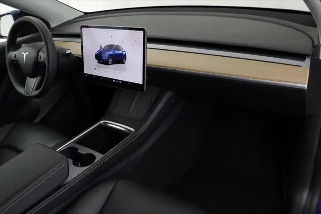 2022 Tesla Model Y Long Range Dual Motor All-Wheel Drive