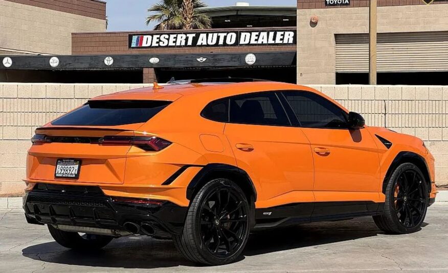 LAMBORGHINI URUS S