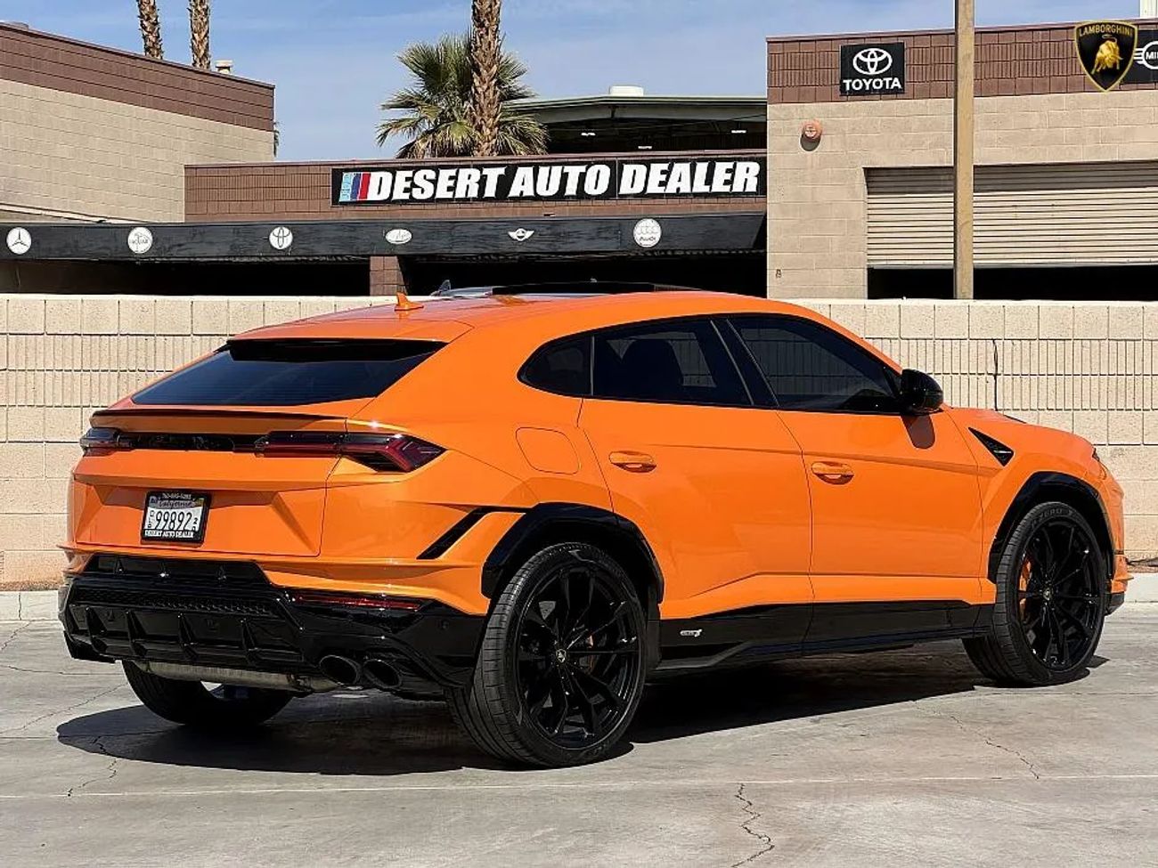 LAMBORGHINI URUS S