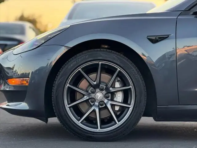 2022 Tesla Model 3 Standard Range