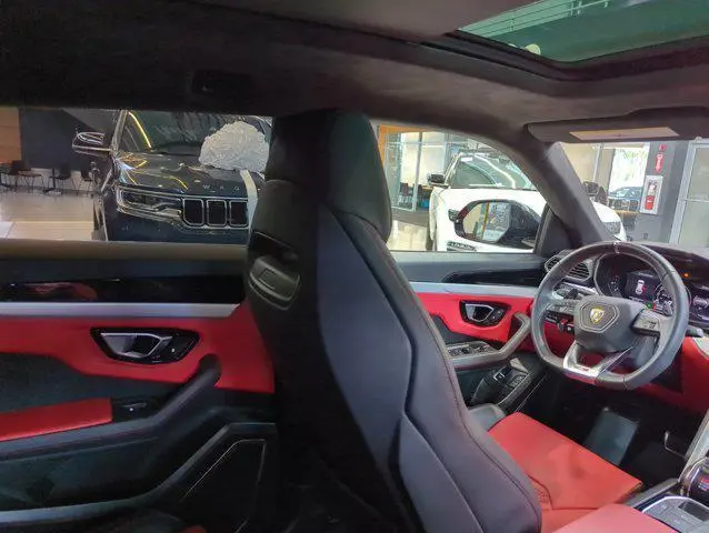 Lamborghini Urus AWD