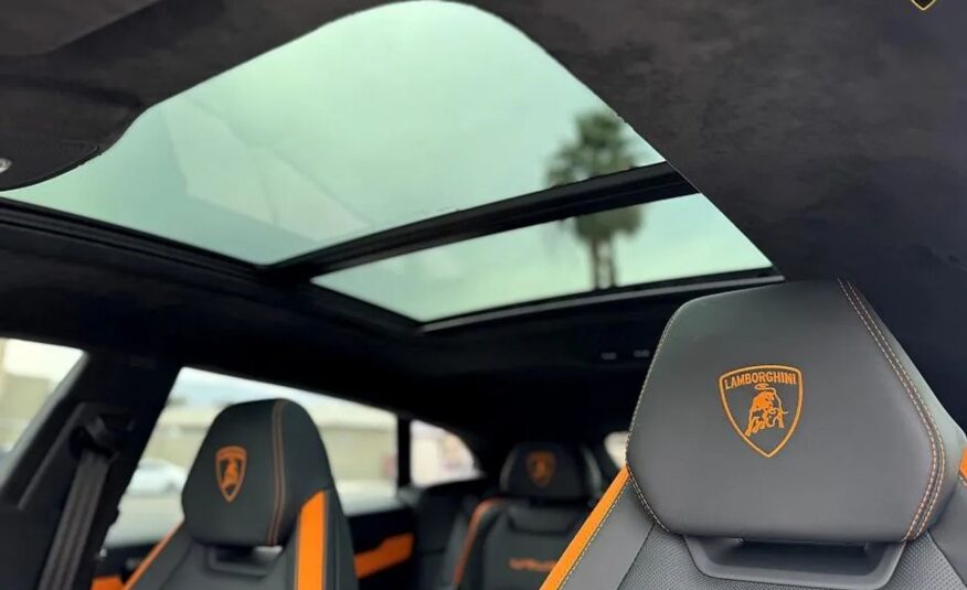 LAMBORGHINI URUS S