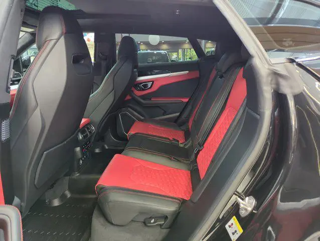 Lamborghini Urus AWD