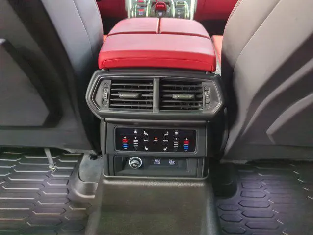 Lamborghini Urus AWD