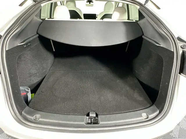 Tesla Model Y Long Range Dual Motor All-Wheel Drive
