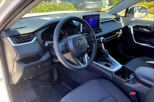 TOYOTA RAV4 XLE