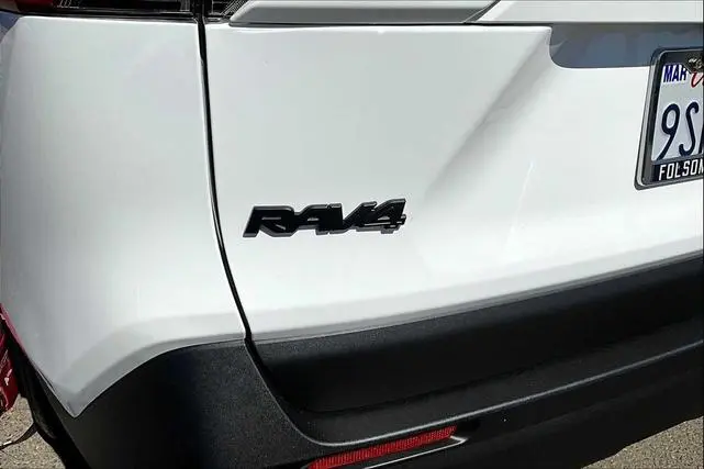 TOYOTA RAV4 XLE