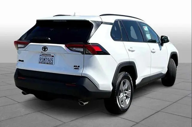TOYOTA RAV4 XLE