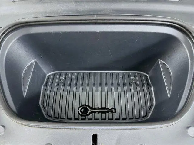 Tesla Model Y Long Range Dual Motor All-Wheel Drive