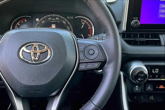 TOYOTA RAV4 XLE