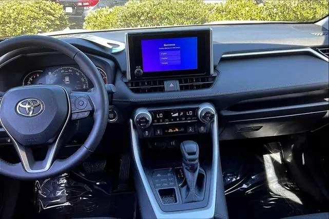 TOYOTA RAV4 XLE