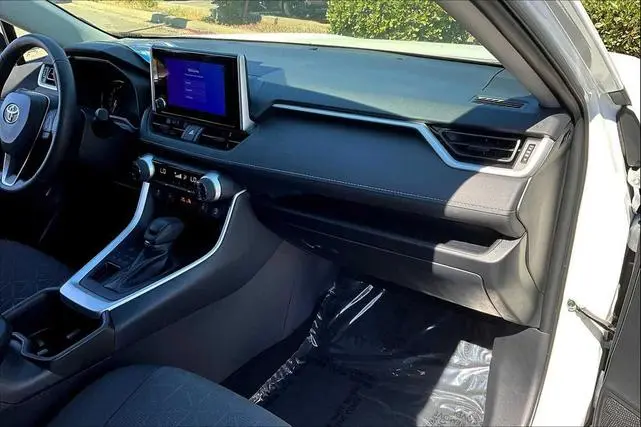 TOYOTA RAV4 XLE