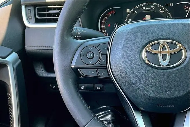 TOYOTA RAV4 XLE