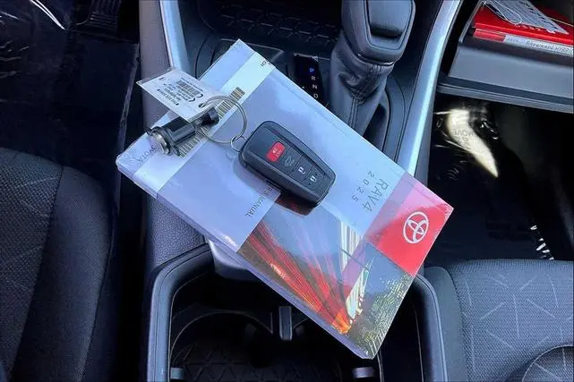 TOYOTA RAV4 XLE