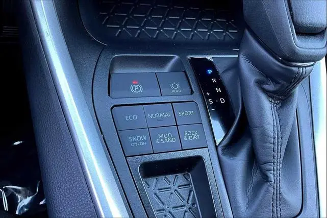 TOYOTA RAV4 XLE