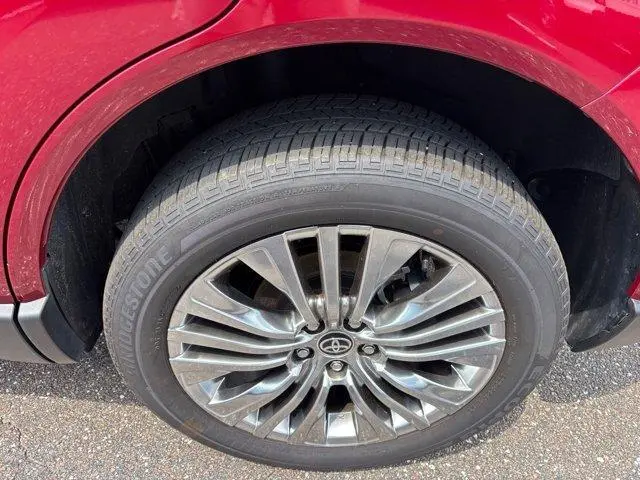 2023 Toyota Venza XLE