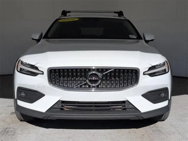 2021 Volvo V60 Cross Country T5