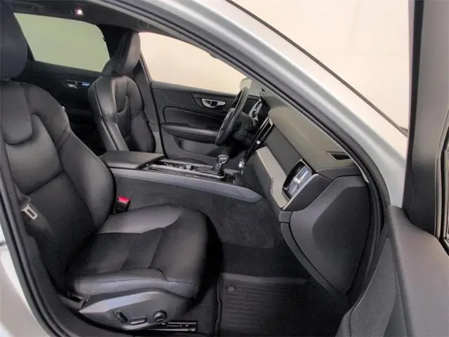 2021 Volvo V60 Cross Country T5